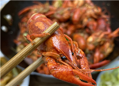 锅气与效率兼得：炒菜机器人给餐饮业多一种选择